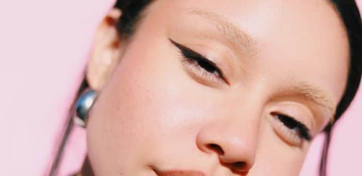 décoloration des sourcils