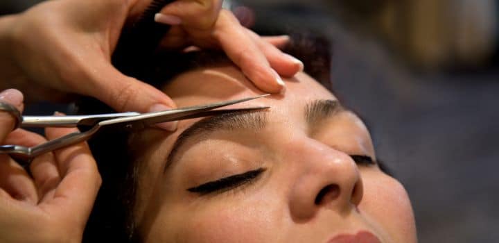 ciseaux sourcils