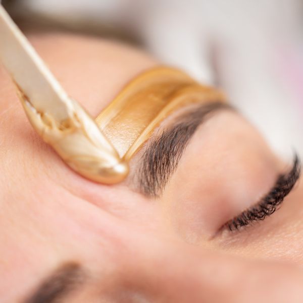 Quelle est la meilleure cire pour l'épilation des sourcils ?