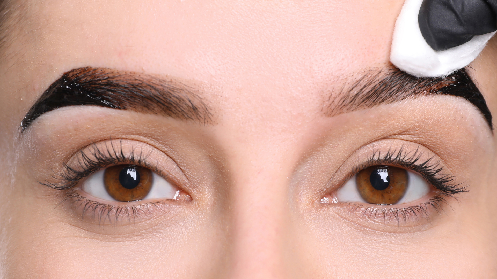 teinture sourcils avant apres